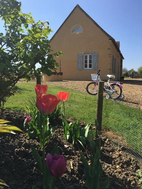 Gite De La Hertaudiere Montbizot Bagian luar foto
